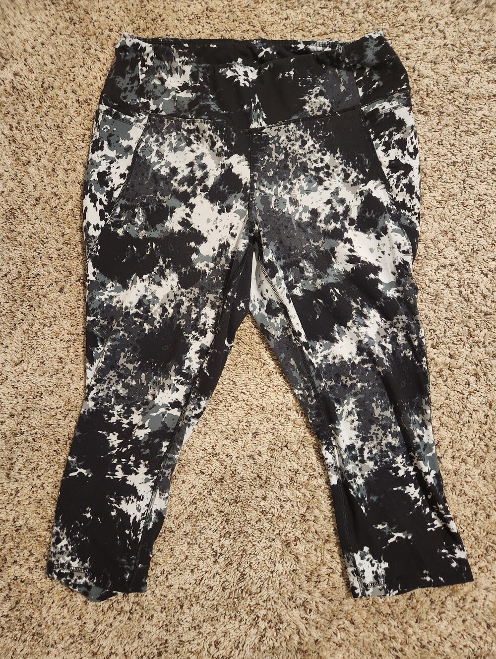LIVI Abstract Leggings